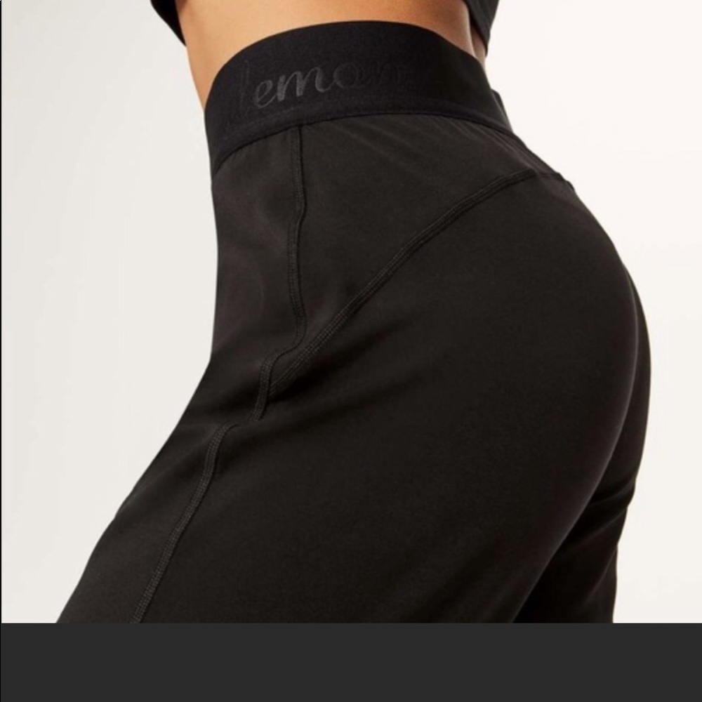 🦋SALE🦋 LULULEMON Box it out jogger